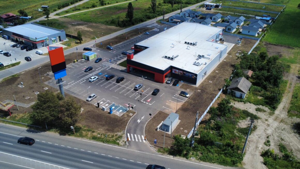 Commercial Retail Park in Ciolpani, Ilfov county