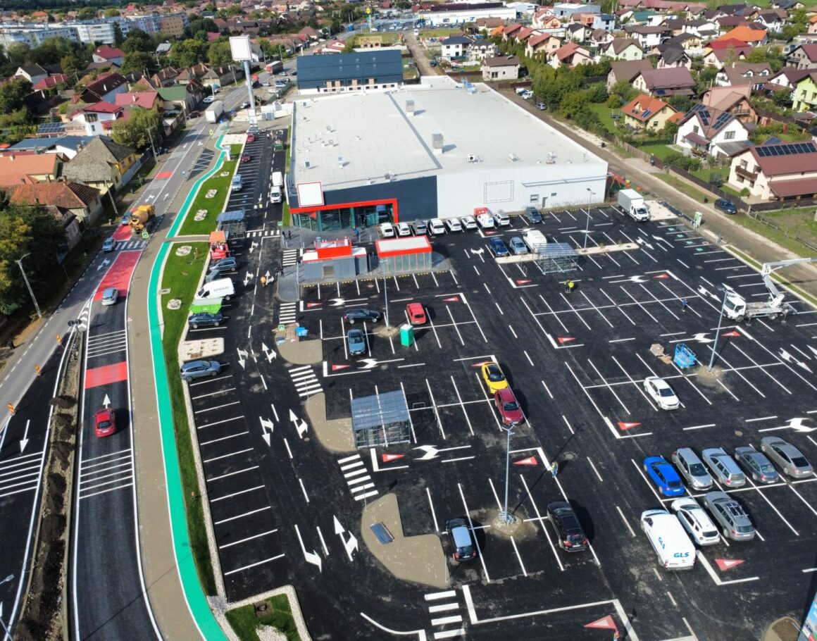 Hypermarket si sens giratoriu Sacele, judetul Brasov